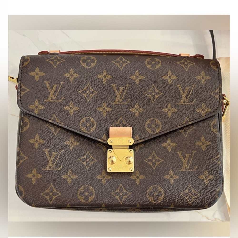 Louis Vuitton Pochette Métis satchel full inclusion